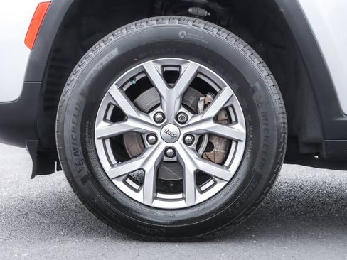 Used 2022 Jeep Grand Cherokee Limited AWD/4WD image 18