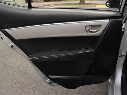 Used 2015 Toyota Corolla LE FWD image 21