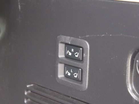 Used 2018 Nissan Armada SL w/ Moonroof Package image 13