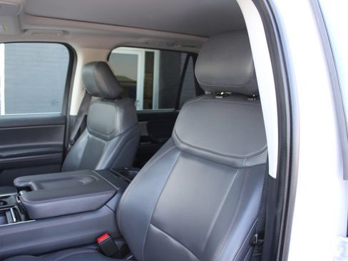 Used 2025 Ford Expedition Active AWD/4WD image 42