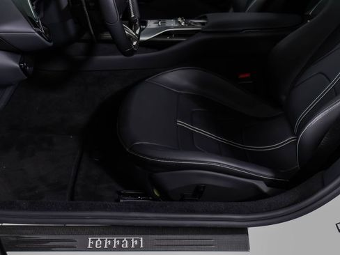 Certified 2025 Ferrari 12Cilindri RWD image 43