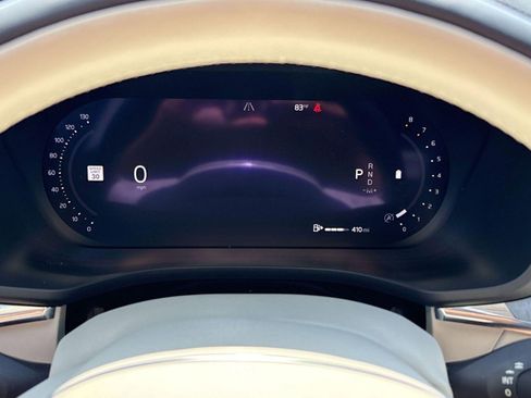 Used 2023 Volvo XC60 B5 Ultimate w/ Climate Package image 18