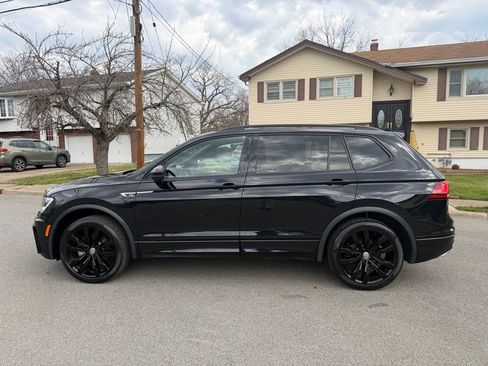 Used 2021 Volkswagen Tiguan SE R-Line AWD/4WD image 4