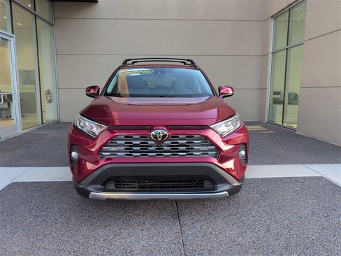 Used 2020 Toyota RAV4 Limited image 9