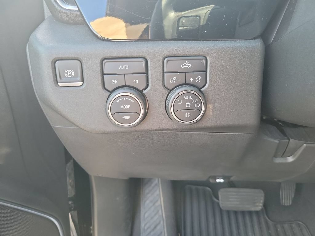 Certified 2023 Chevrolet Silverado 1500 RST AWD/4WD image 18