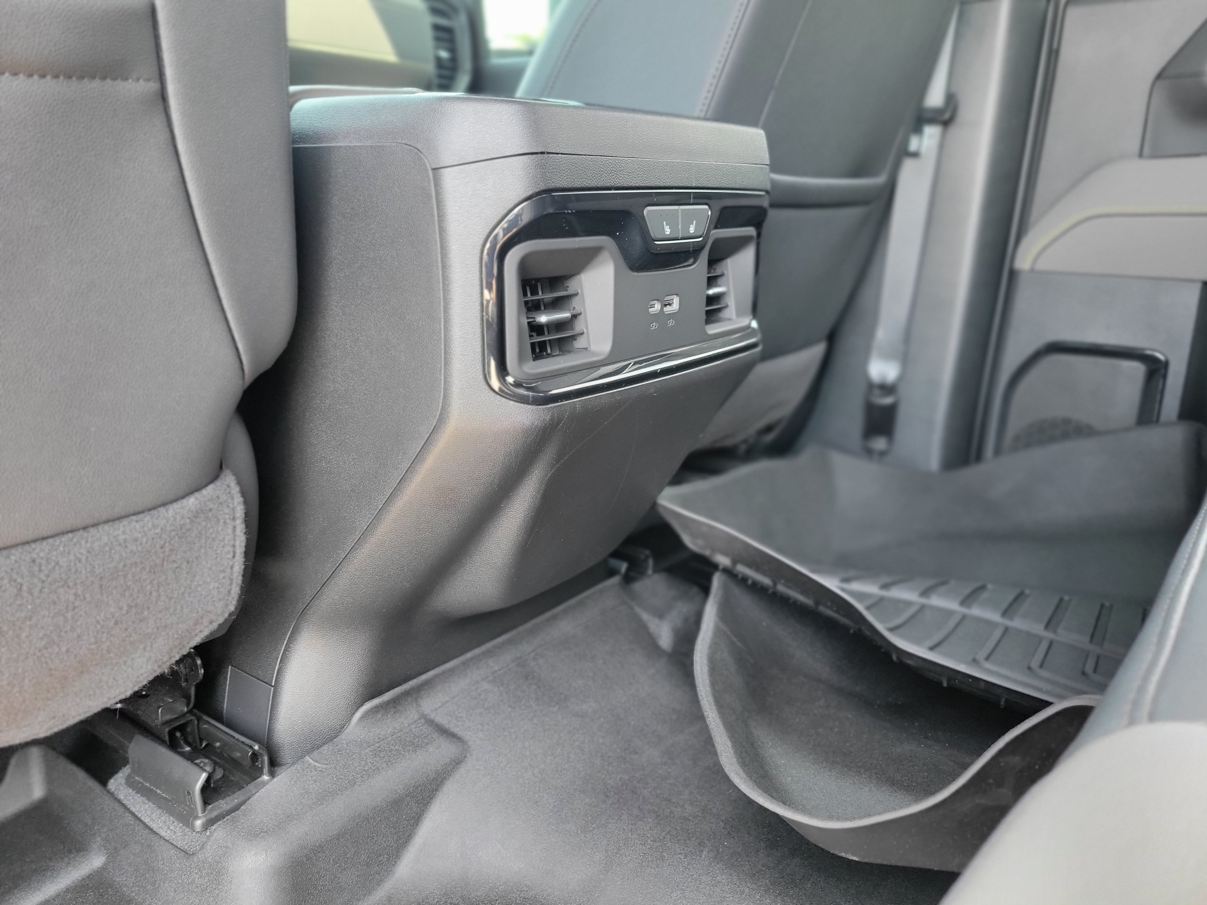 Certified 2025 Chevrolet Silverado 2500 ZR2 w/ Technology Package AWD/4WD image 45