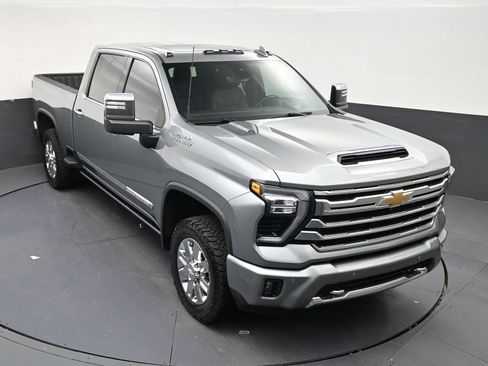 Used 2024 Chevrolet Silverado 2500 High Country w/ Technology Package AWD/4WD image 18