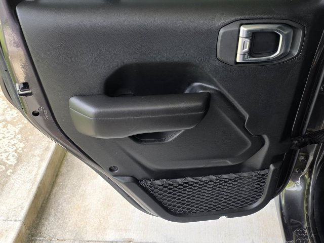 Used 2018 Jeep Wrangler Unlimited Sport S AWD/4WD image 28