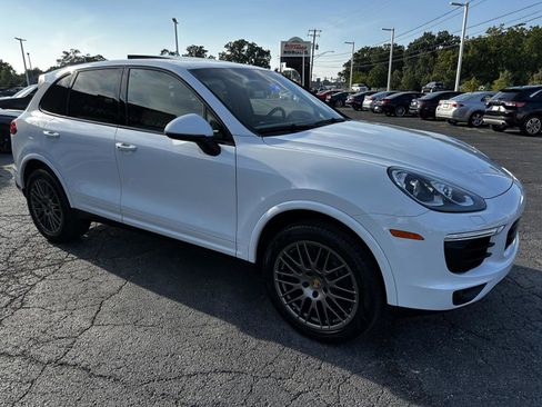 Used 2018 Porsche Cayenne Platinum Edition w/ Premium Package image 11