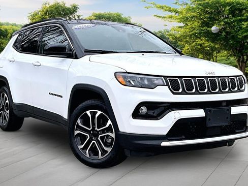 Used 2023 Jeep Compass Limited image 1