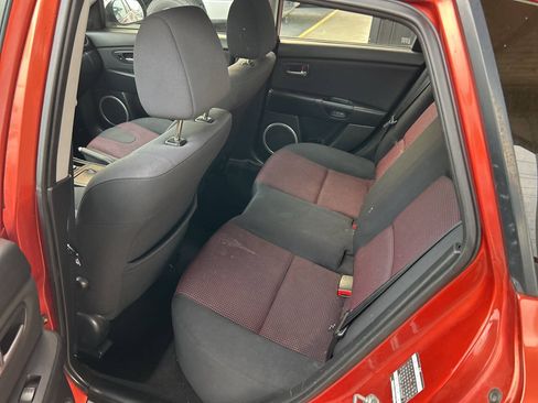 Used 2005 MAZDA MAZDA3 s FWD image 9
