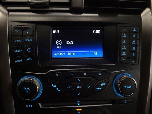 Used 2017 Ford Fusion SE image 25