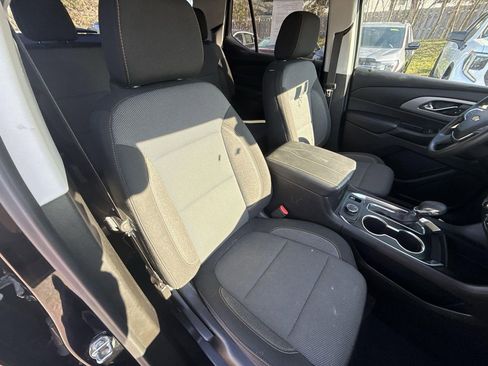 Used 2021 Chevrolet Traverse LS image 32