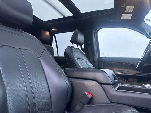 Used 2021 Ford Expedition Limited image 33