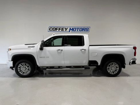 Used 2020 Chevrolet Silverado 2500 High Country image 3