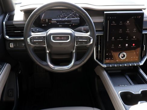 Used 2026 GMC Acadia Elevation w/ Elevation Premium Package FWD image 17