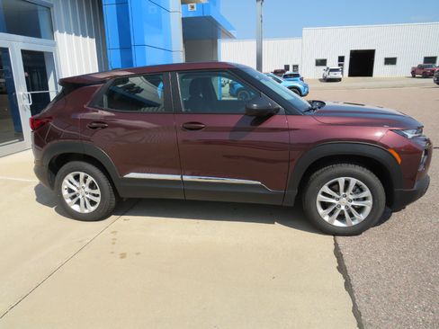 Used 2023 Chevrolet TrailBlazer LS AWD/4WD image 12
