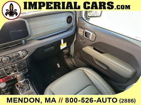 New 2026 Jeep Gladiator Mojave image 17