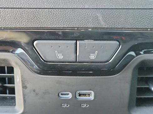 Used 2025 GMC Sierra 1500 AT4 AWD/4WD image 16