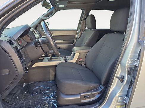 Used 2010 Ford Escape XLT image 9