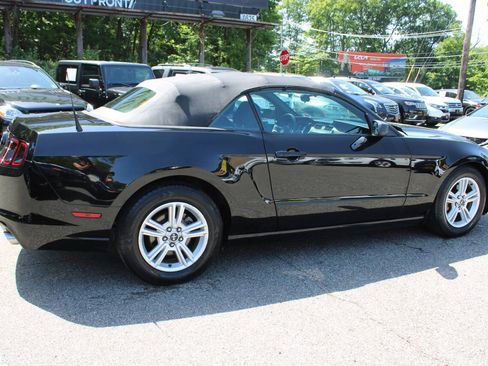 Used 2014 Ford Mustang Convertible RWD image 5