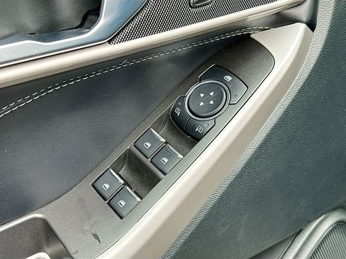 Used 2024 Ford Explorer XLT w/ Equipment Group 202A image 15