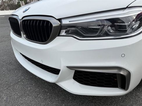 Used 2018 BMW M550i xDrive image 9