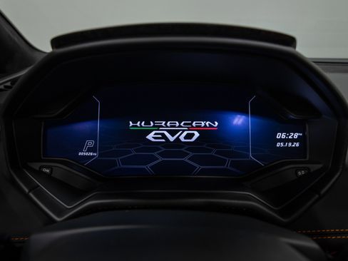 Used 2021 Lamborghini Huracan EVO RWD image 56