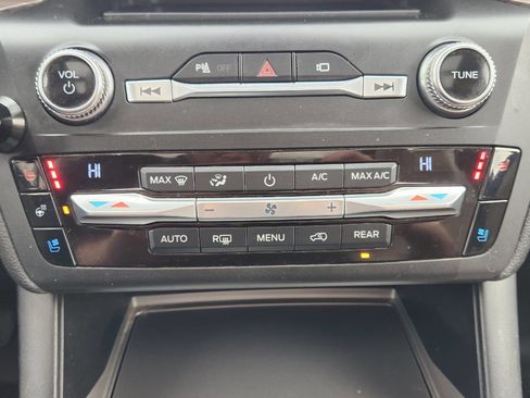 Used 2020 Ford Explorer Limited w/ Class III Trailer Tow Package image 31