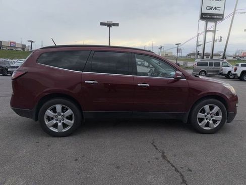 Used 2017 Chevrolet Traverse LT w/ Style and Technology Package image 10