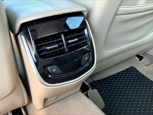 Used 2017 Cadillac XTS Luxury w/ Driver Awareness Package image 10