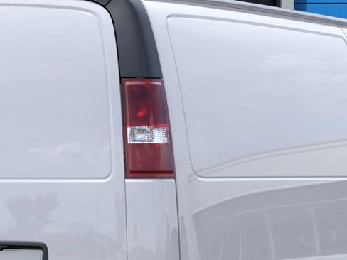 New 2026 Chevrolet Express 3500 Extended RWD image 11