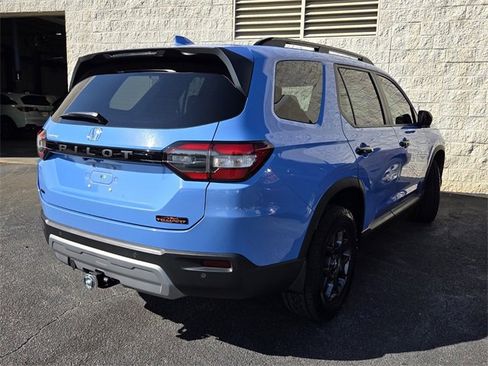 Used 2024 Honda Pilot TrailSport image 7