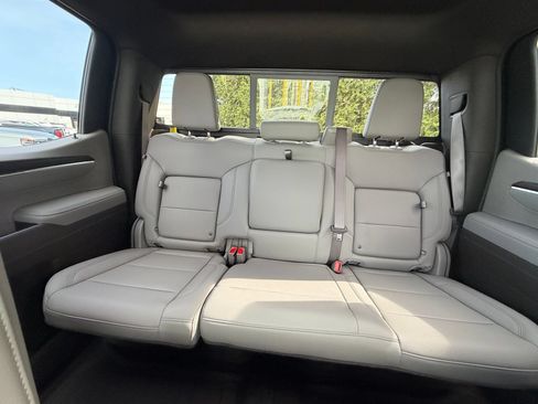 New 2026 GMC Sierra 1500 SLT w/ SLT Premium Plus Package AWD/4WD image 3