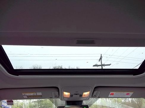 Used 2016 Toyota RAV4 Limited w/ Advanced Technology Package AWD/4WD image 7