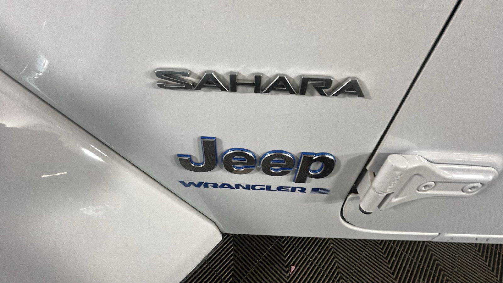 Used 2024 Jeep Wrangler Unlimited Sahara AWD/4WD image 10
