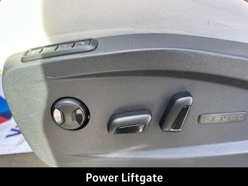 New 2025 Volkswagen ID. Buzz 1st Edition image 17