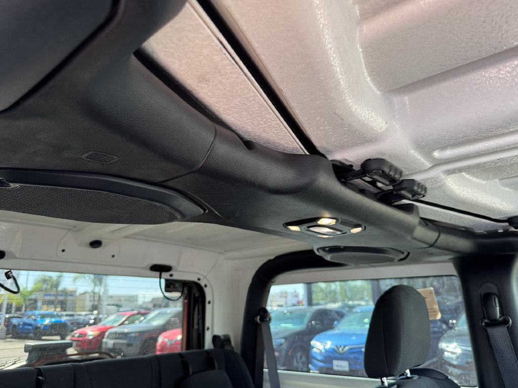 Used 2022 Jeep Wrangler Sport AWD/4WD image 5