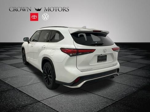 Used 2023 Toyota Highlander XSE AWD/4WD image 4