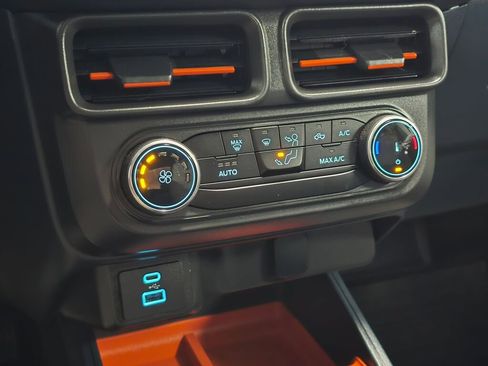 Used 2023 Ford Maverick XLT image 30