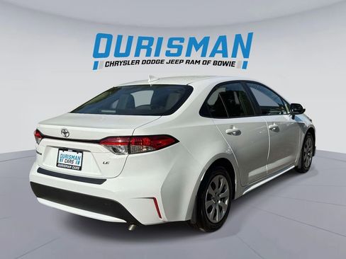 Used 2022 Toyota Corolla LE FWD image 2