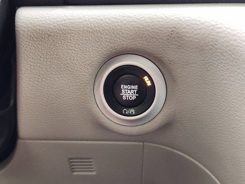 Used 2022 Chrysler Pacifica Limited image 23