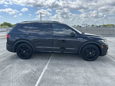 Used 2022 Volkswagen Tiguan SE R-Line image 37