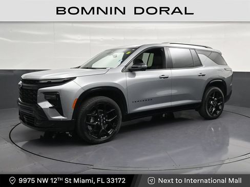 Used 2024 Chevrolet Traverse RS FWD image 1