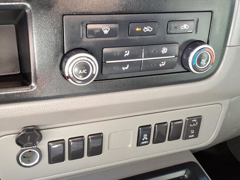 Used 2020 Nissan NV 1500 SV image 10