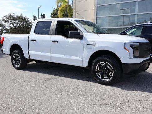 Used 2022 Ford F150 Lightning Pro image 10