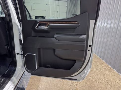 Used 2023 GMC Sierra 1500 SLE image 26