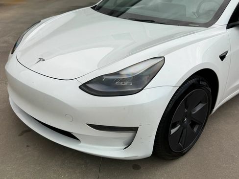 Used 2023 Tesla Model 3 Standard Range RWD image 2