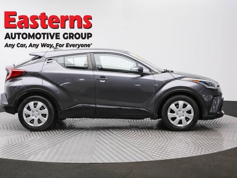Used 2020 Toyota C-HR LE image 4