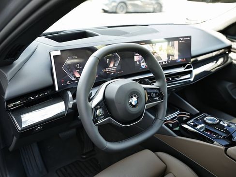 Used 2026 BMW 530i w/ Premium Package image 21